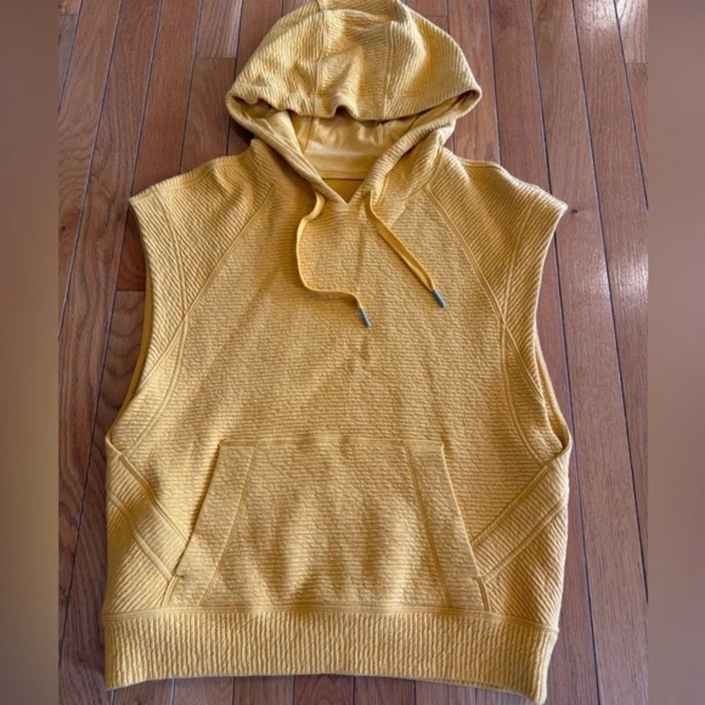Lululemon Easy Going Hoodie Pullover Cap Sleeve Top Mustard Yellow Sz 4 Small